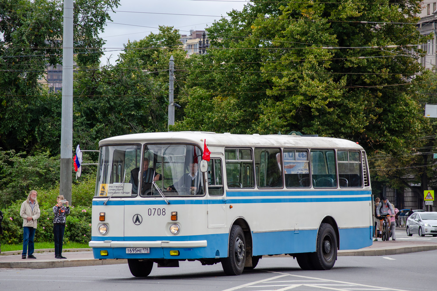 Санкт-Петербург, ЛАЗ-695Н № 1735