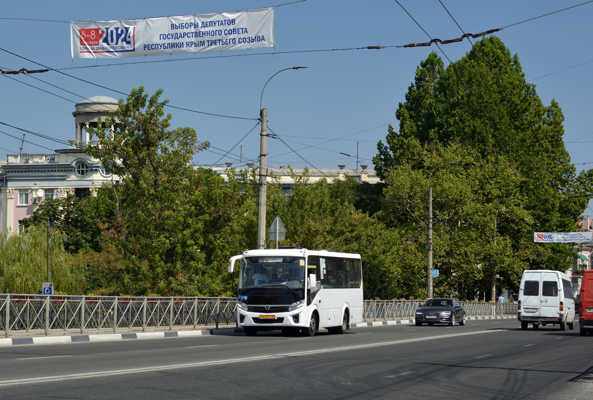 Республика Крым, ПАЗ-320435-04 "Vector Next" № АА 671 82; Республика Крым, Mercedes-Benz Sprinter W903 308D № У 914 НХ 193