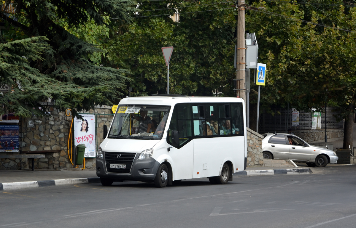 Республика Крым, ГАЗ-A64R42 Next № М 121 ЕУ 82