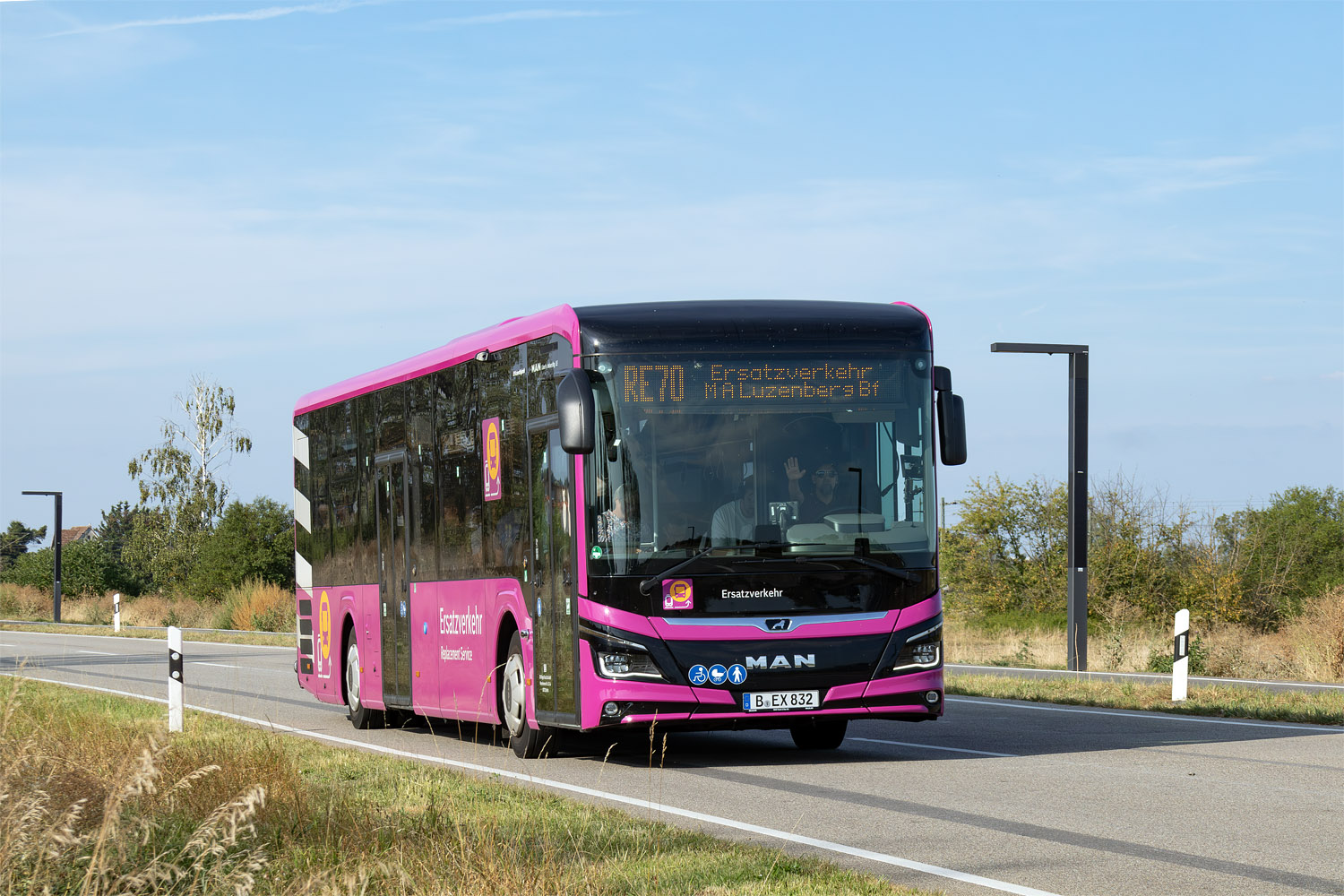 Brandenburg, MAN 43C Lion's Intercity LE 13 LEÜ360 EfficientHybrid # 832; Hesse — SEV · Riedbahn · Frankfurt am Main <> Mannheim · 15.07.2024 — 14.12.2024