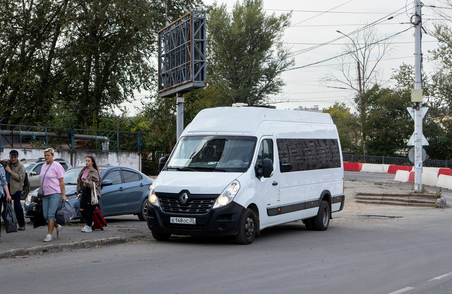 Vologda region, Luidor-224004 (Renault Master) # Е 148 ОС 35