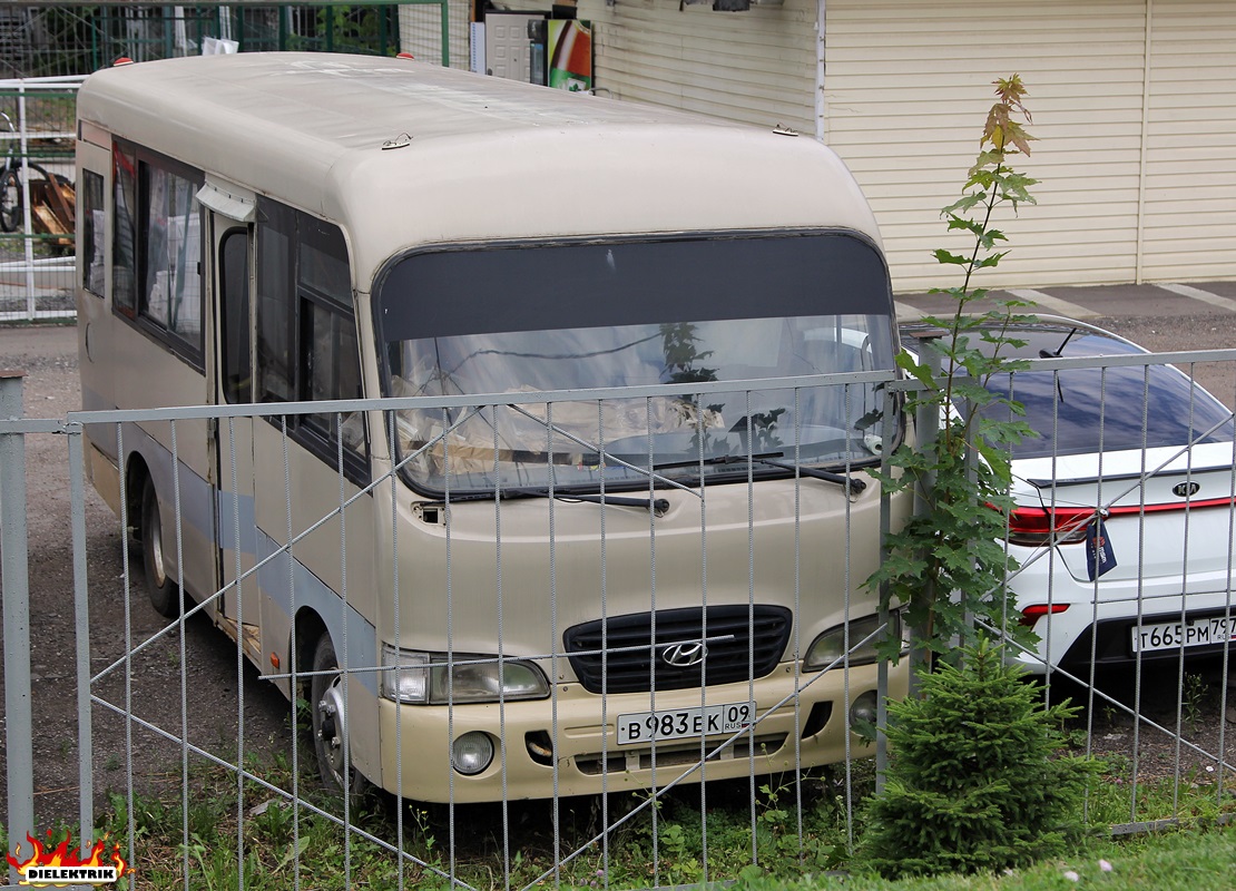 Карачаево-Черкесия, Hyundai County SWB C08 (РЗГА) № В 983 ЕК 09