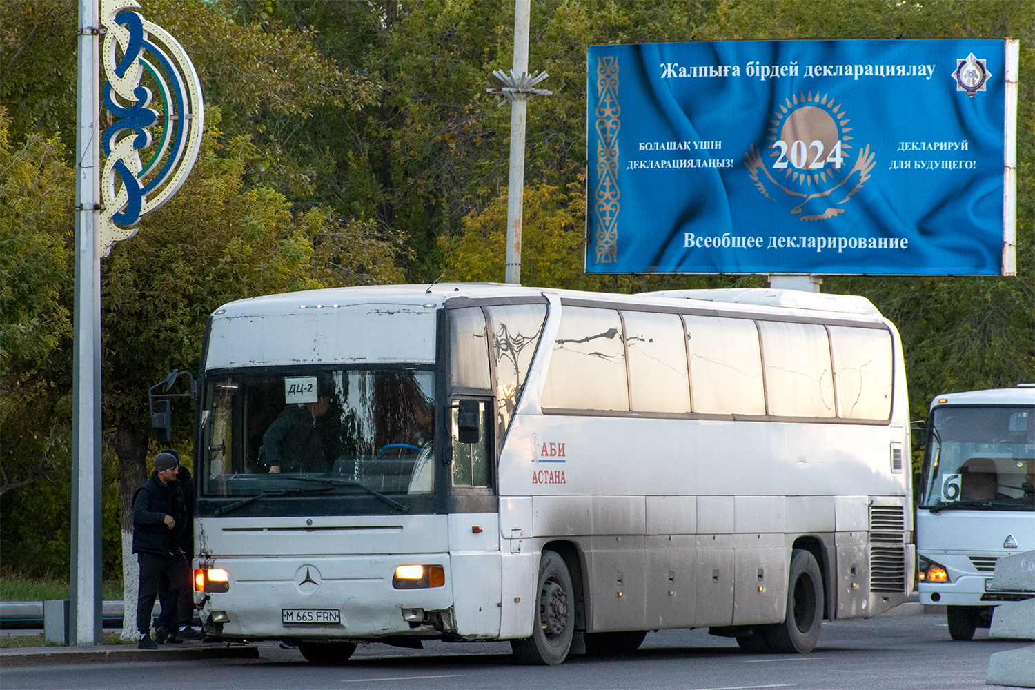 Astana, Mercedes-Benz O350-15RHD Tourismo # M 665 FRN