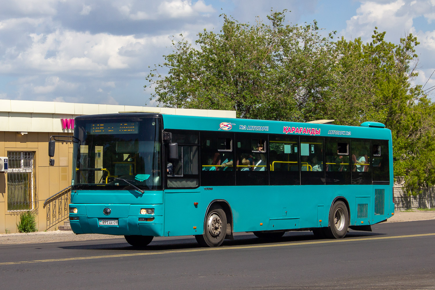 Карагандинская область, Yutong ZK6118HGA № 891 AA 09