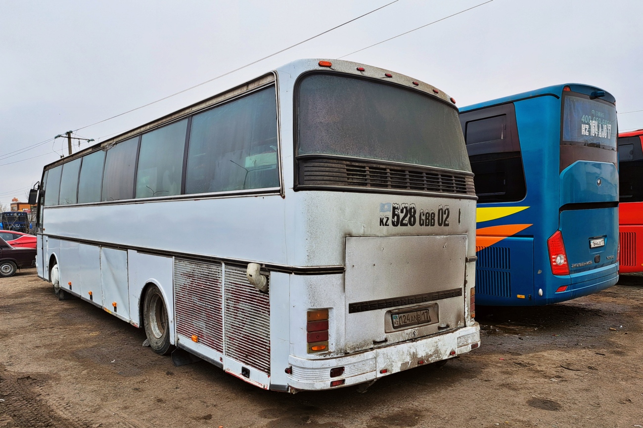 Шымкент, Setra S215HD № 124 ANB 17; Шымкент, Yutong ZK6122HWQ9 № 164 AJO 17