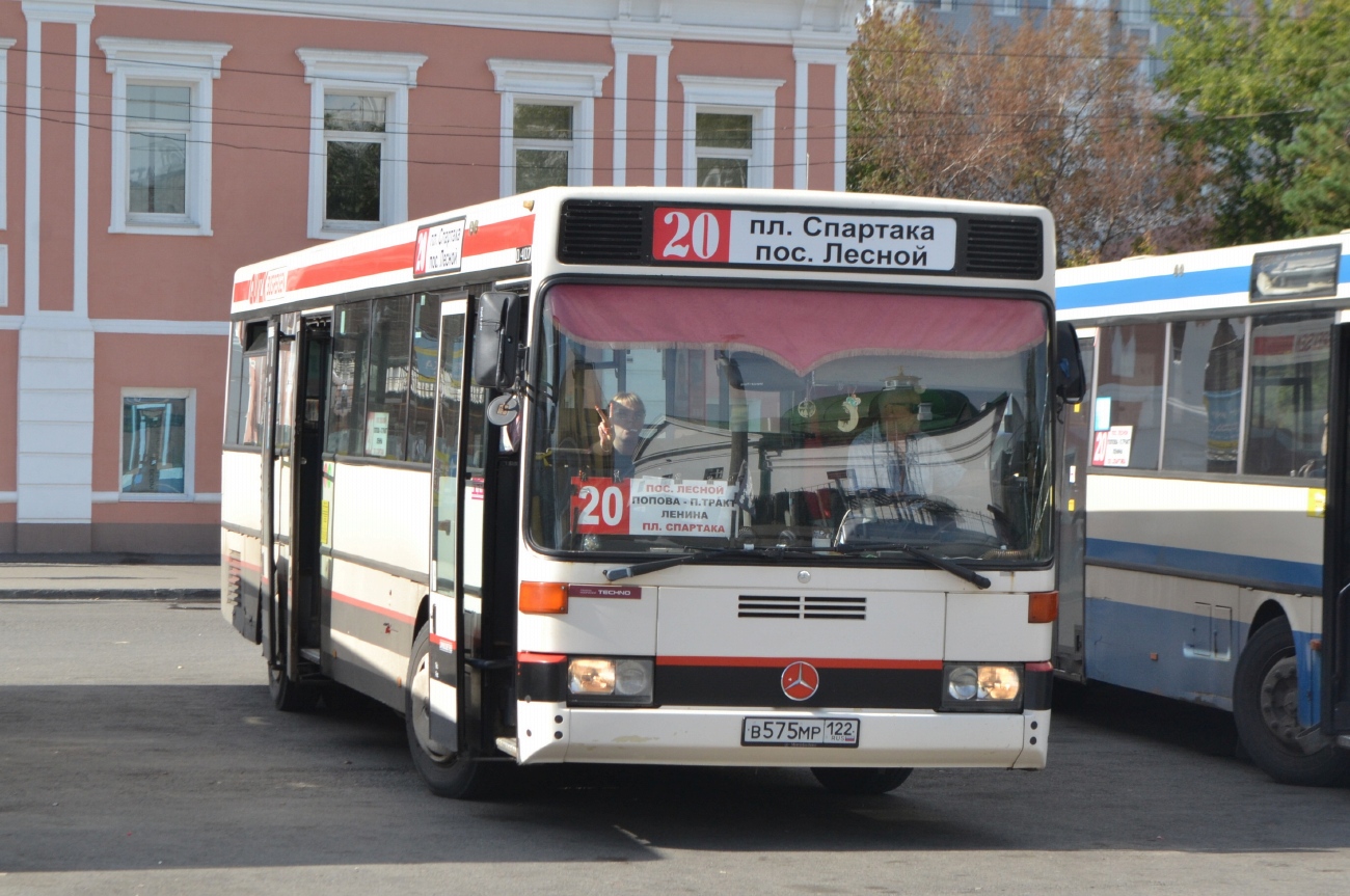 Алтайский край, Mercedes-Benz O407 № В 575 МР 122