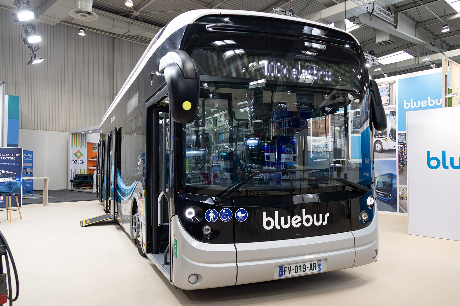 Франция, Bolloré Bluebus 12 Facelift № FV-019-AR; Нижняя Саксония — IAA Transportation 2024