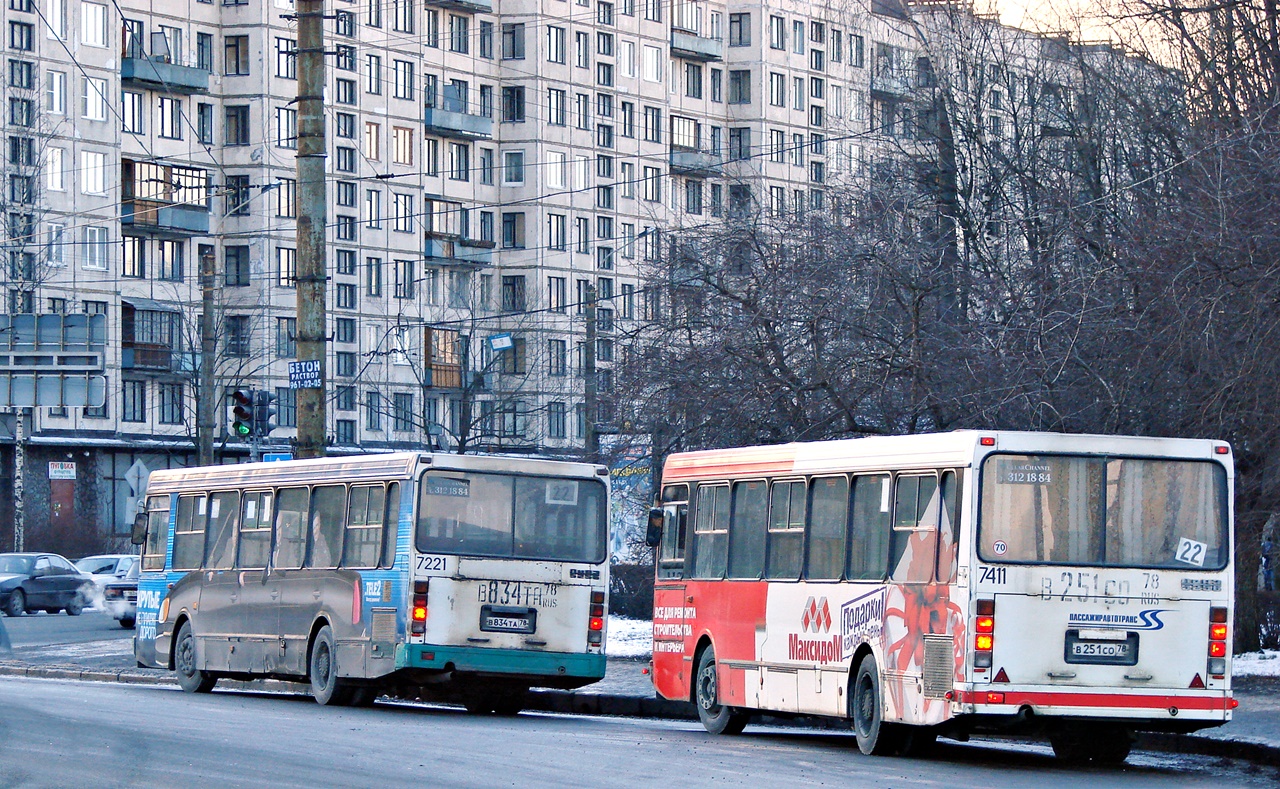 Санкт-Петербург, ЛиАЗ-5256.25 № 7221; Санкт-Петербург, ЛиАЗ-5256.25 № 7411