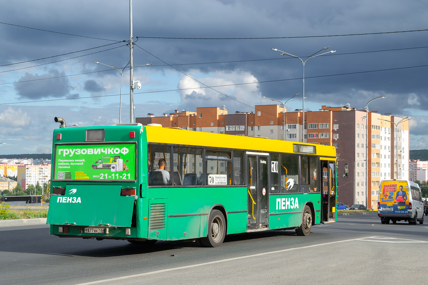 Пензенская область, Mercedes-Benz O405N2 № Т 677 ВК 58; Пензенская область, Луидор-223203 (MB Sprinter Classic) № С 752 ОН 58