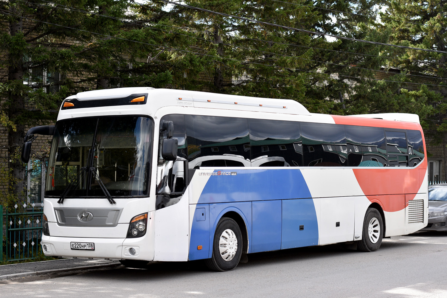 Иркутская область, Hyundai Universe Space Luxury № Е 220 НР 138
