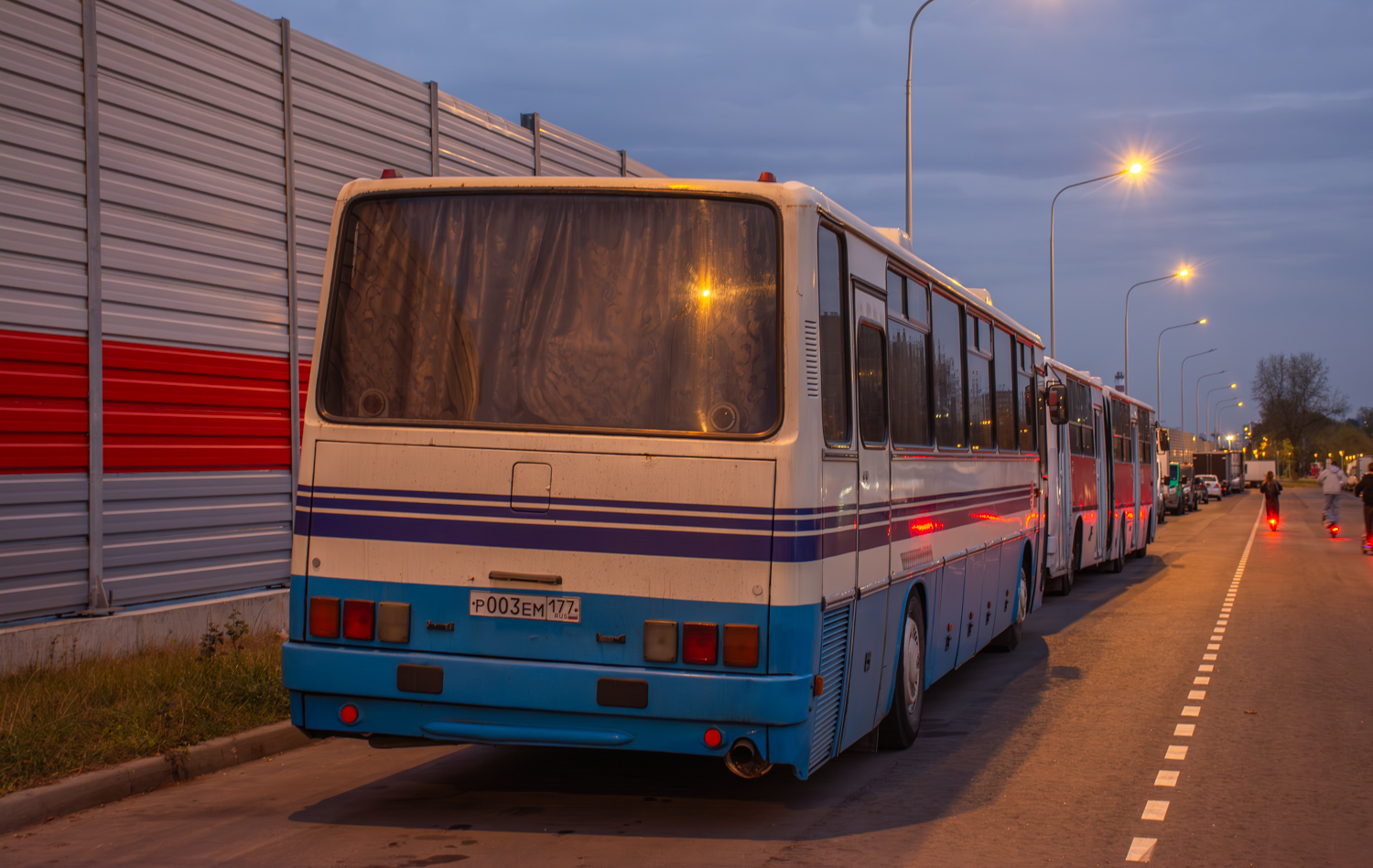 Maskva, Ikarus 250.95 Nr. Р 003 ЕМ 177