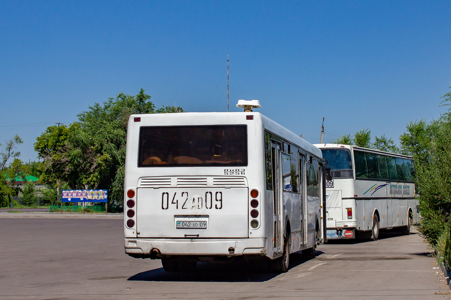 Karagandy province, LiAZ-5256.53 # 042 AD 09; Karagandy province, Setra S215HD # 256 APR 09