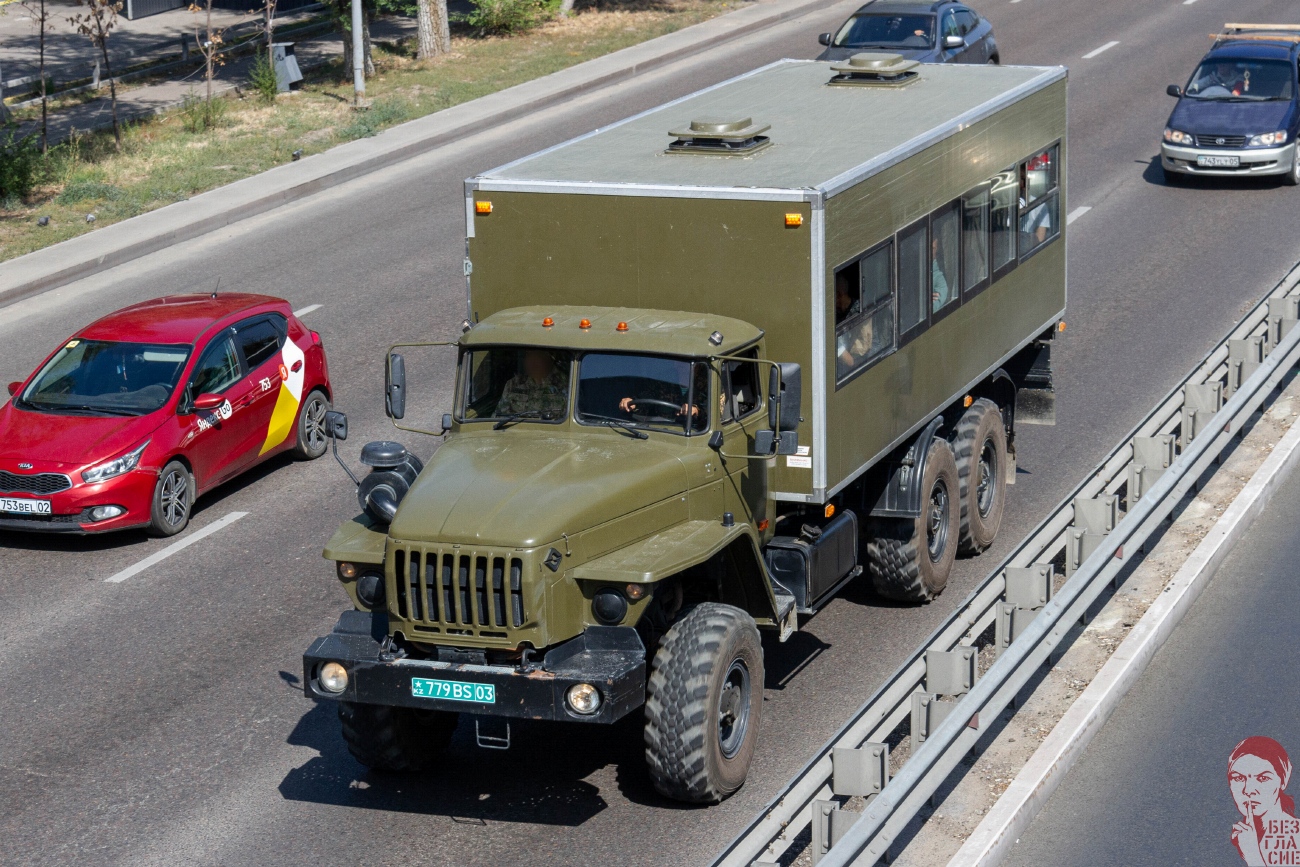 Алматы, Вахтовые автобусы № 779 BS 03