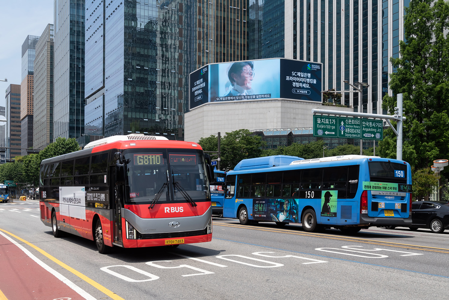 Южная Корея, Hyundai Universe F/L Prime № 경기 70 아 7483; Южная Корея, Hyundai New Super AeroCity 1F/L LF № 서울 71 사 3241 Южная Корея, Hyundai Universe F/L Prime № 경기 70 아 7483; Южная Корея, Hyundai New Super AeroCity 1F/L LF № 서울 71 사 3241