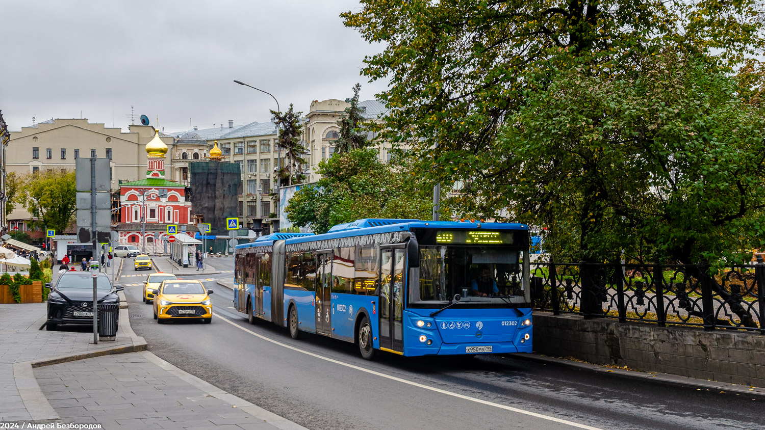 Москва, ЛиАЗ-6213.65 № 012302