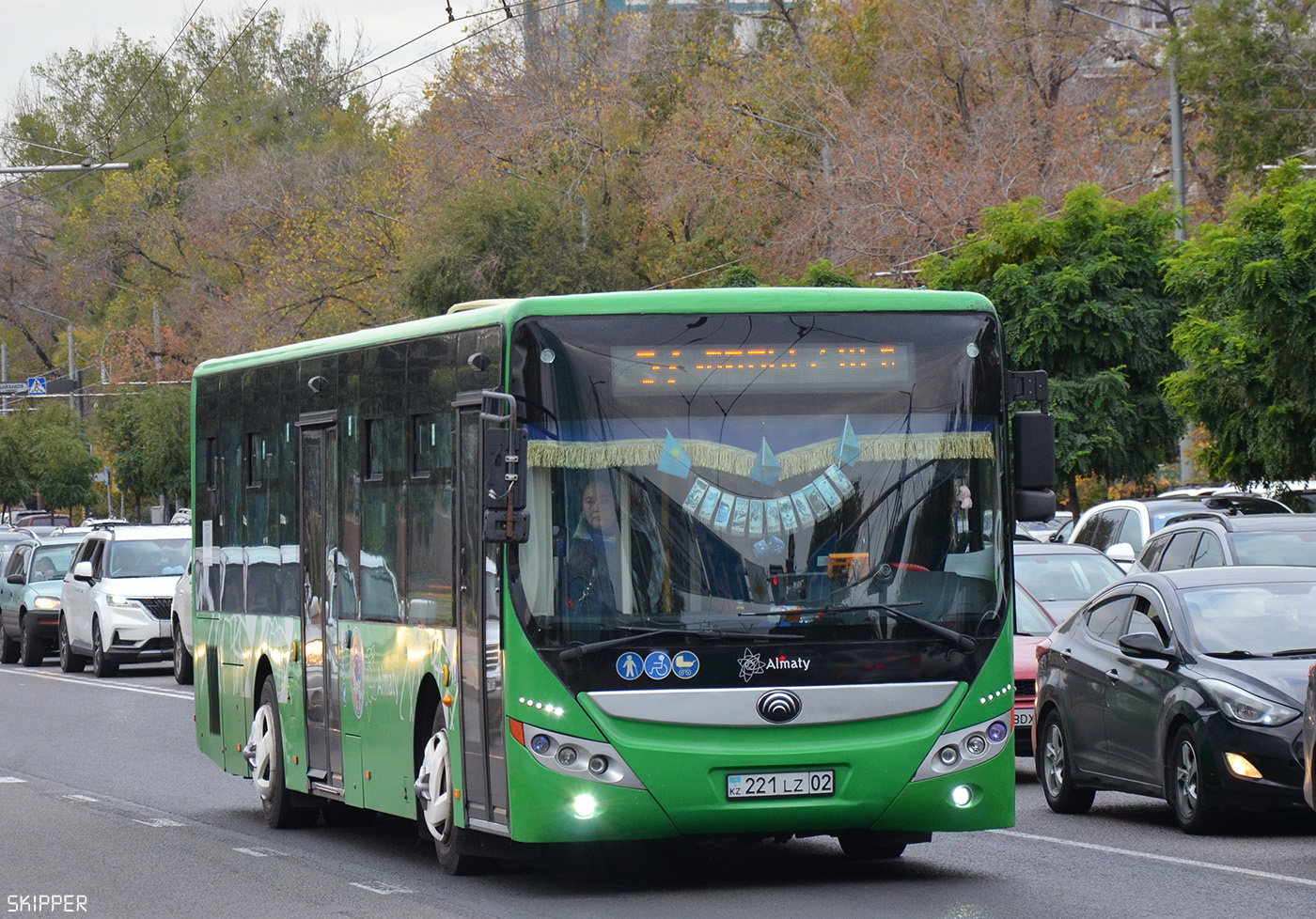 Алматы, Yutong ZK6118HGA (СарыаркаАвтоПром) № 221 LZ 02