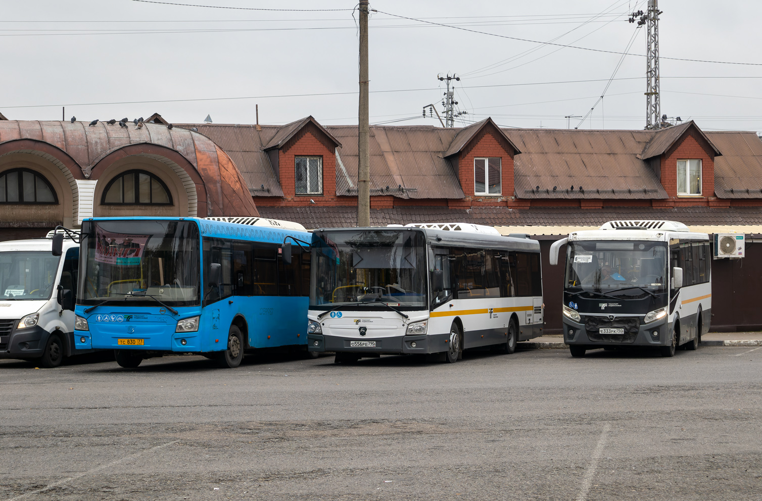 Московская область, ЛиАЗ-4292.60 (1-2-1) № 107556; Московская область, ПАЗ-320445-04 "Vector Next" № 107333