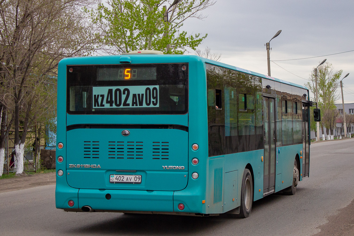 Карагандинская область, Yutong ZK6118HGA (QazTehna) № 402 AV 09