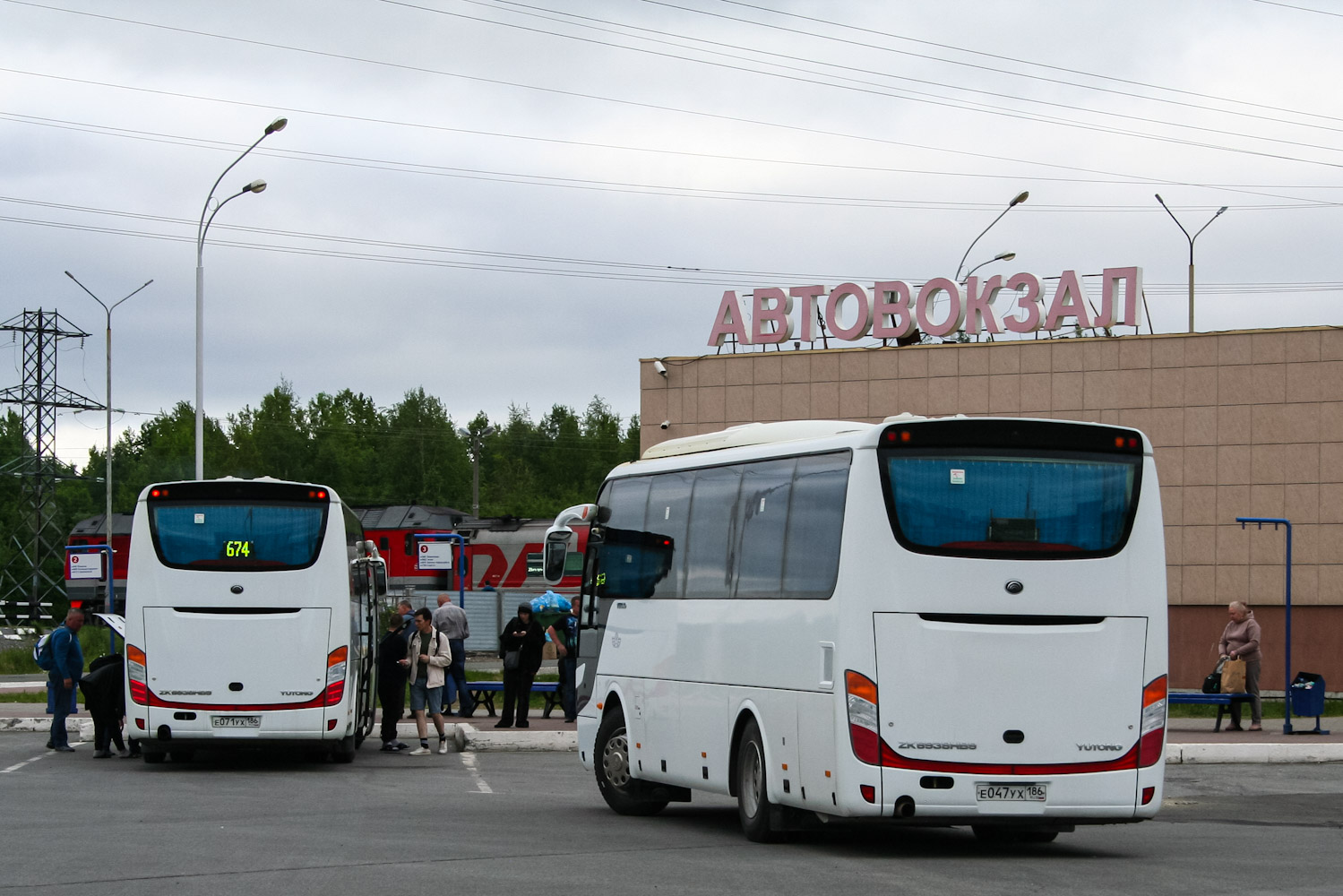 Ханты-Мансийский АО, Yutong ZK6938HB9 № Е 047 УХ 186