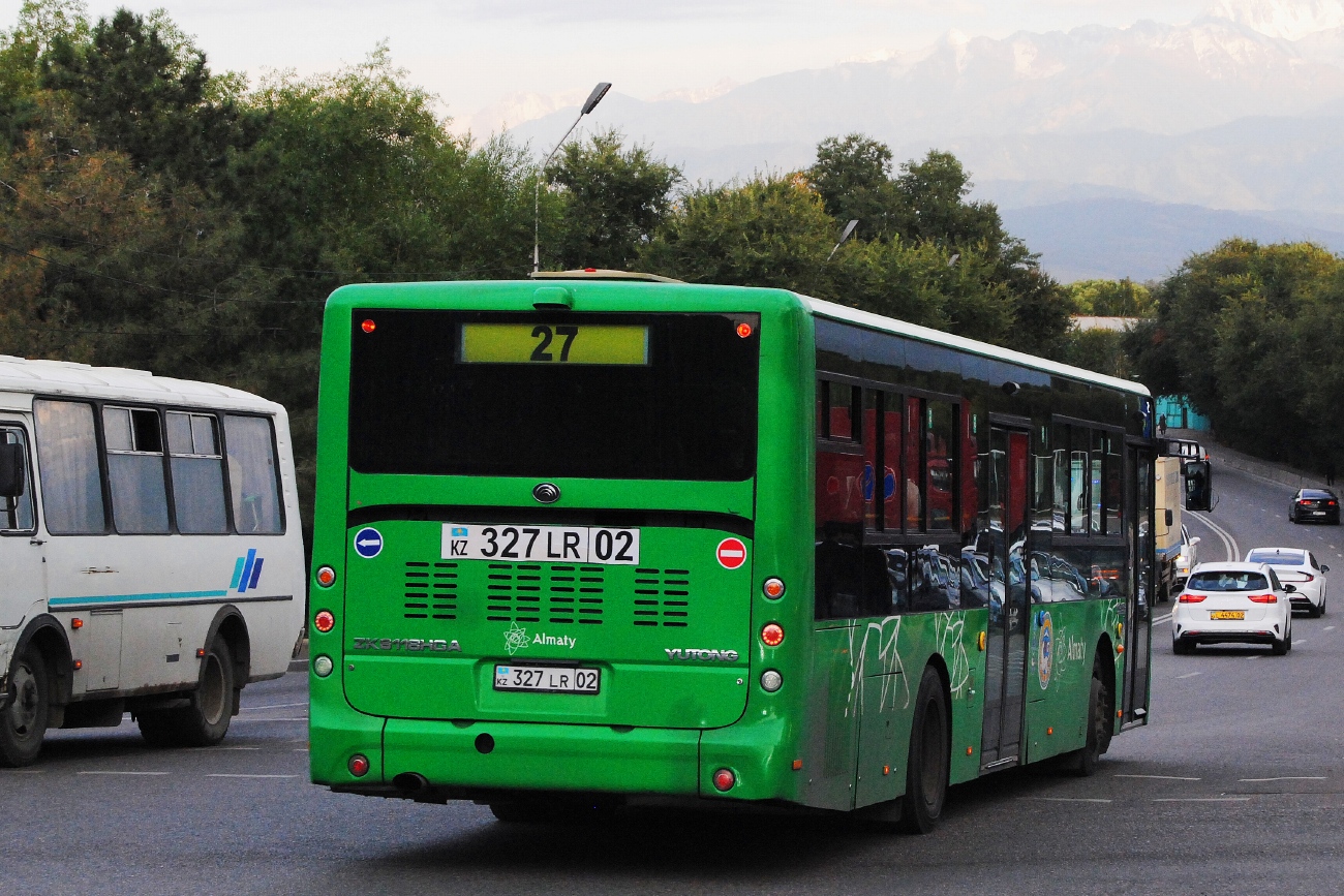 Алматы, Yutong ZK6118HGA № 327 LR 02