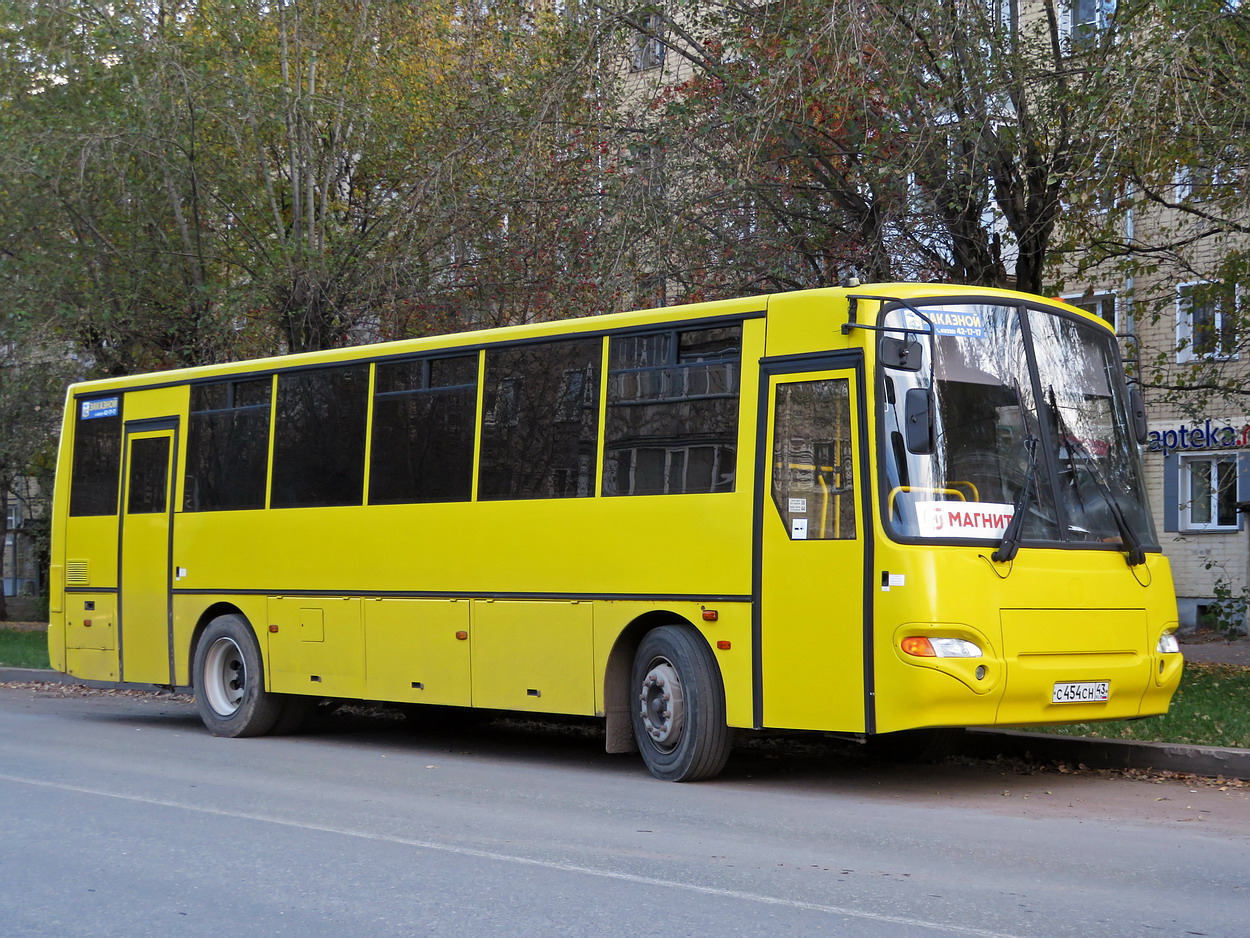 Кировская область, КАвЗ-4238-41 № С 454 СН 43