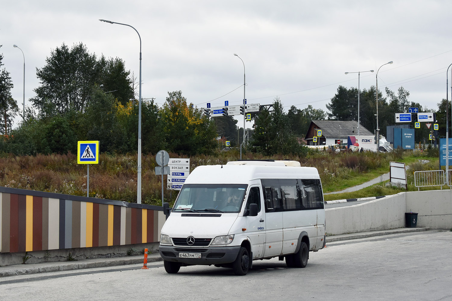 Свердловская область, Луидор-223214 (MB Sprinter Classic) № Е 467 РМ 196