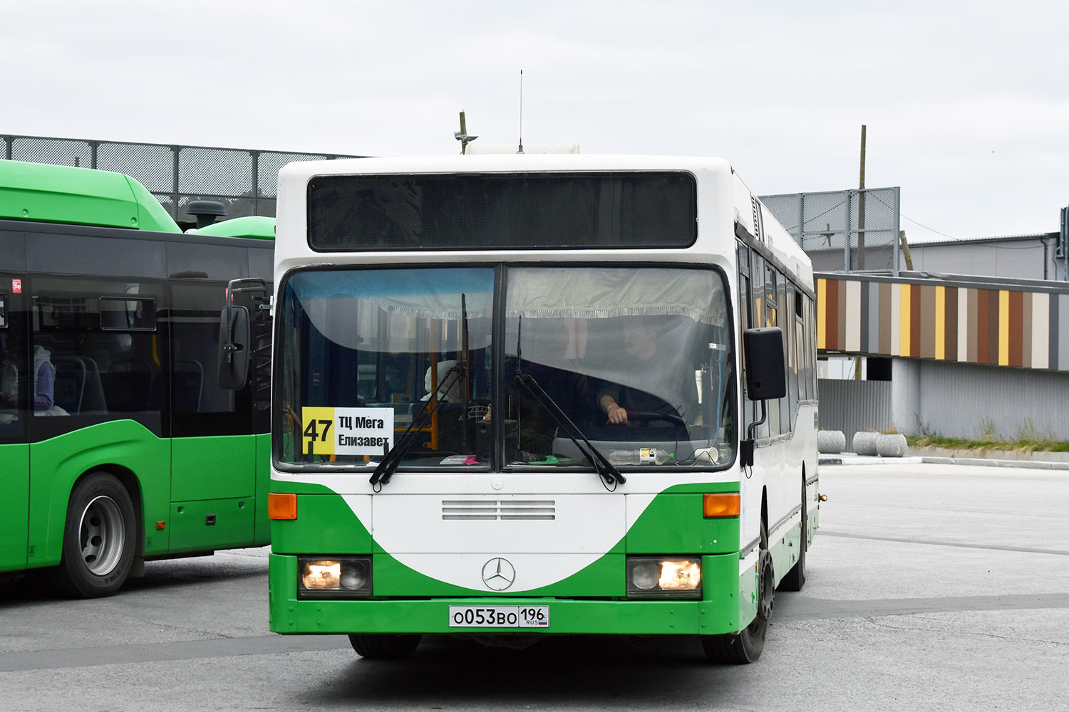 Sverdlovsk region, Mercedes-Benz O405N2 № О 053 ВО 196