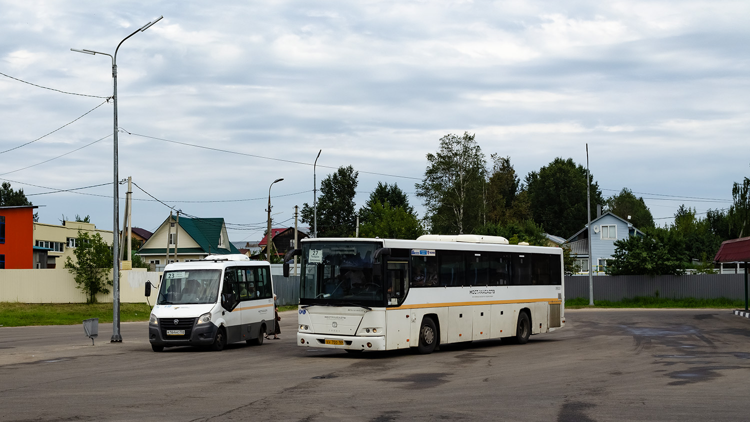 Московская область, ГАЗ-A64R42 Next № 095013; Московская область, ГолАЗ-525110-11 "Вояж" № 095018