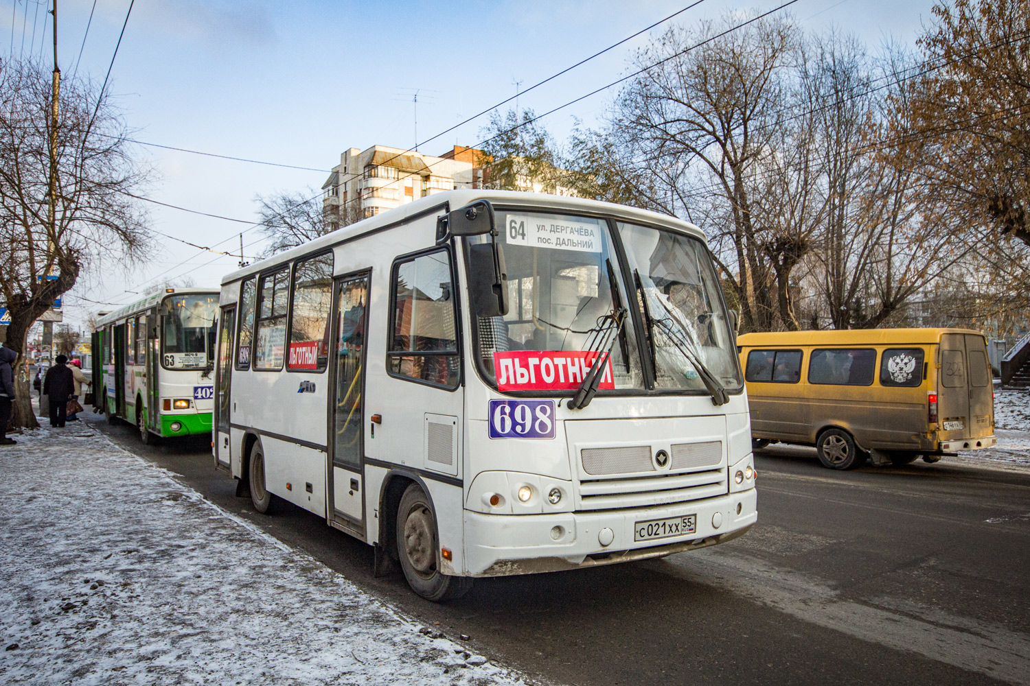 Омская область, ПАЗ-320302-08 № 698; Омская область, ГАЗ-322132 (XTH, X96) № С 146 УА 55