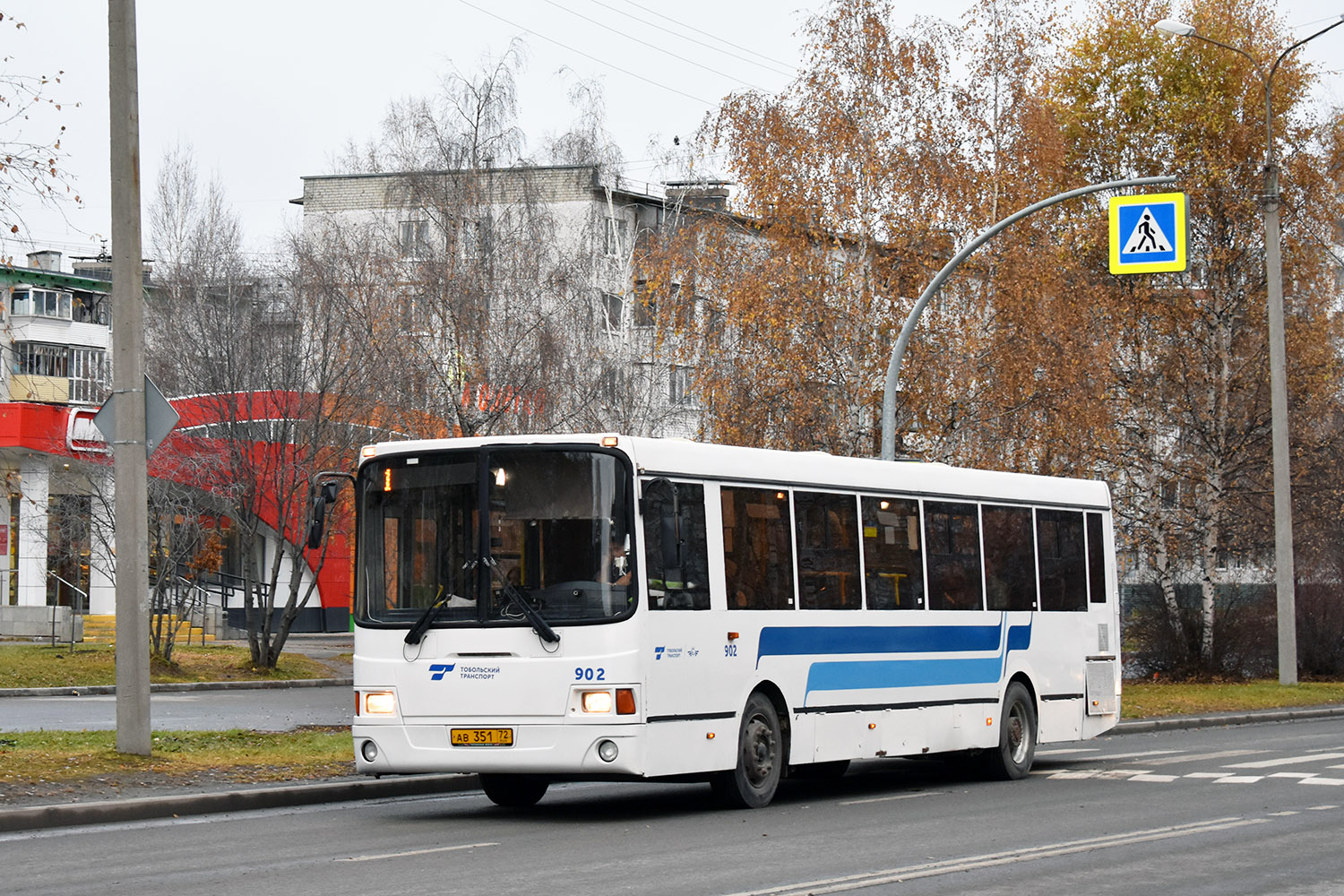 Тюменская область, ЛиАЗ-5256.60 № 902