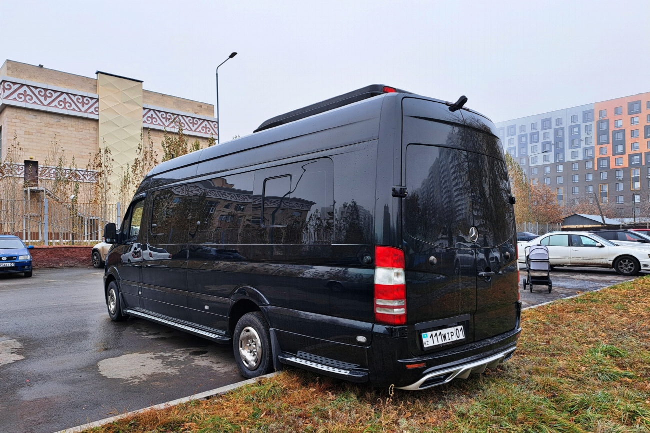 Астана, Mercedes-Benz Sprinter W907 № 111 WIP 01