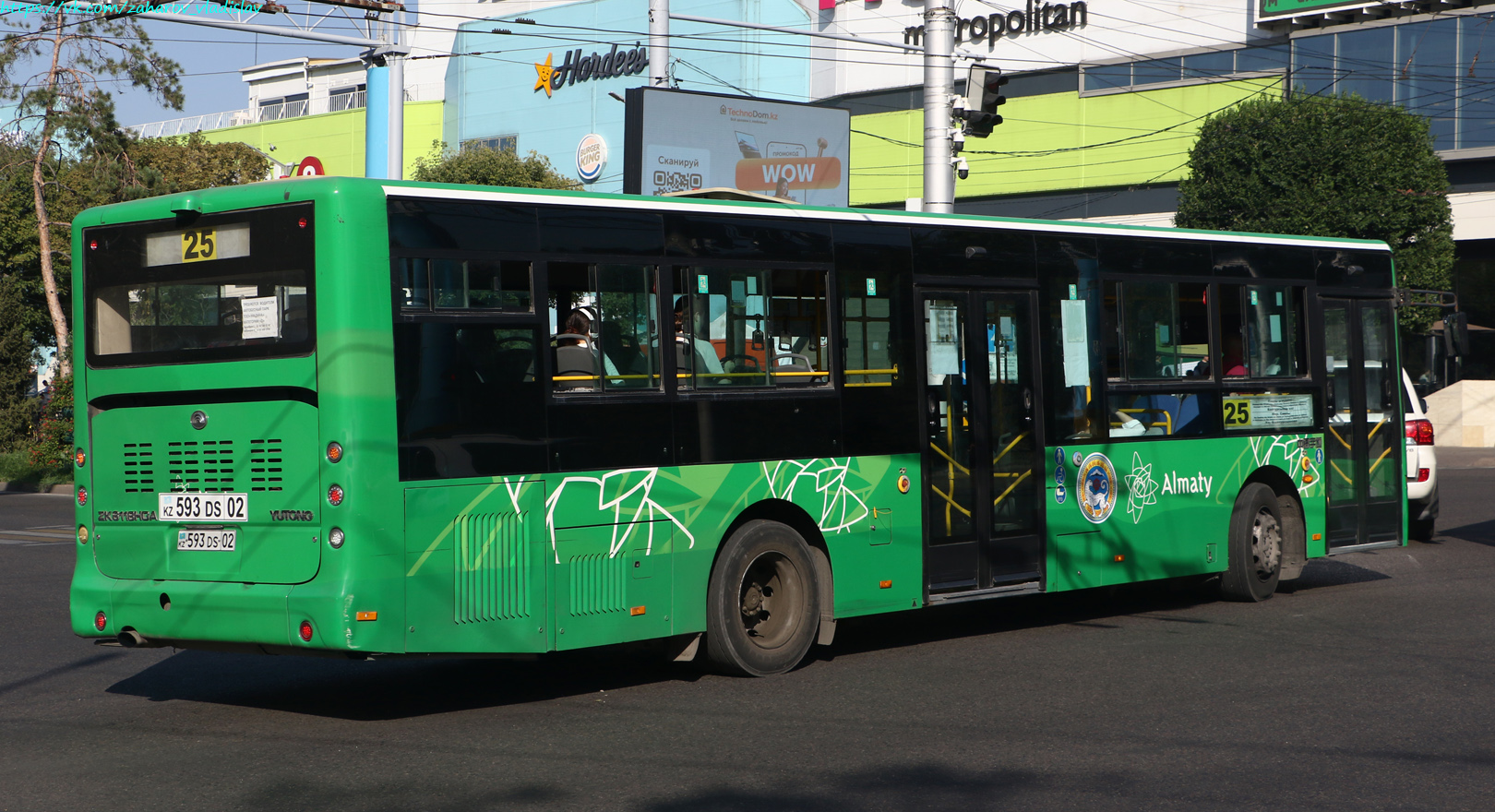 Алматы, Yutong ZK6118HGA № 593 DS 02