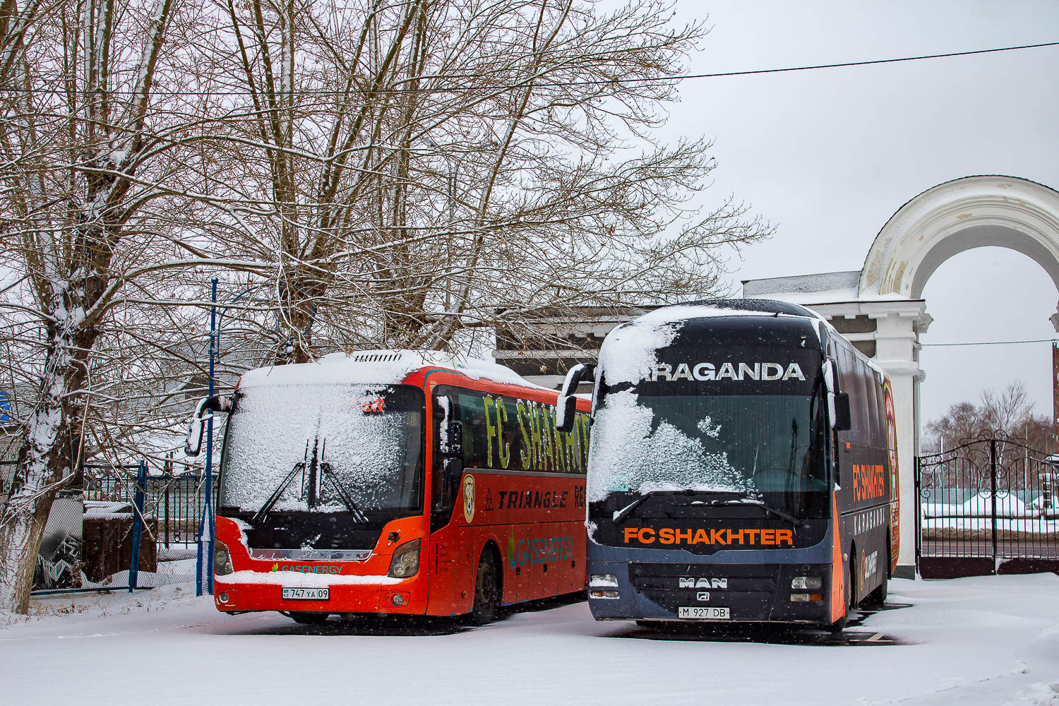 Karagandy province, MAN R07 Lion's Coach RHC404 # M 927 DB