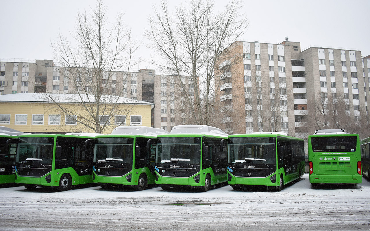 Тюменская область, ПАЗ-422320-04 "Citymax 9" № 178; Тюменская область, ПАЗ-422320-14 "Citymax 9" № 651; Тюменская область — Автобусные предприятия; Тюменская область — Новые автобусы