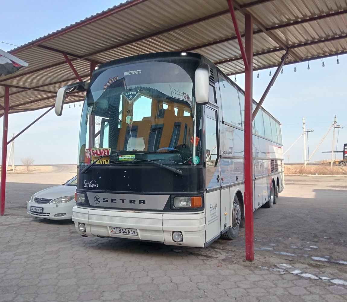 Kyrgyzstán, Setra S215HDH č. 07 844 AAY