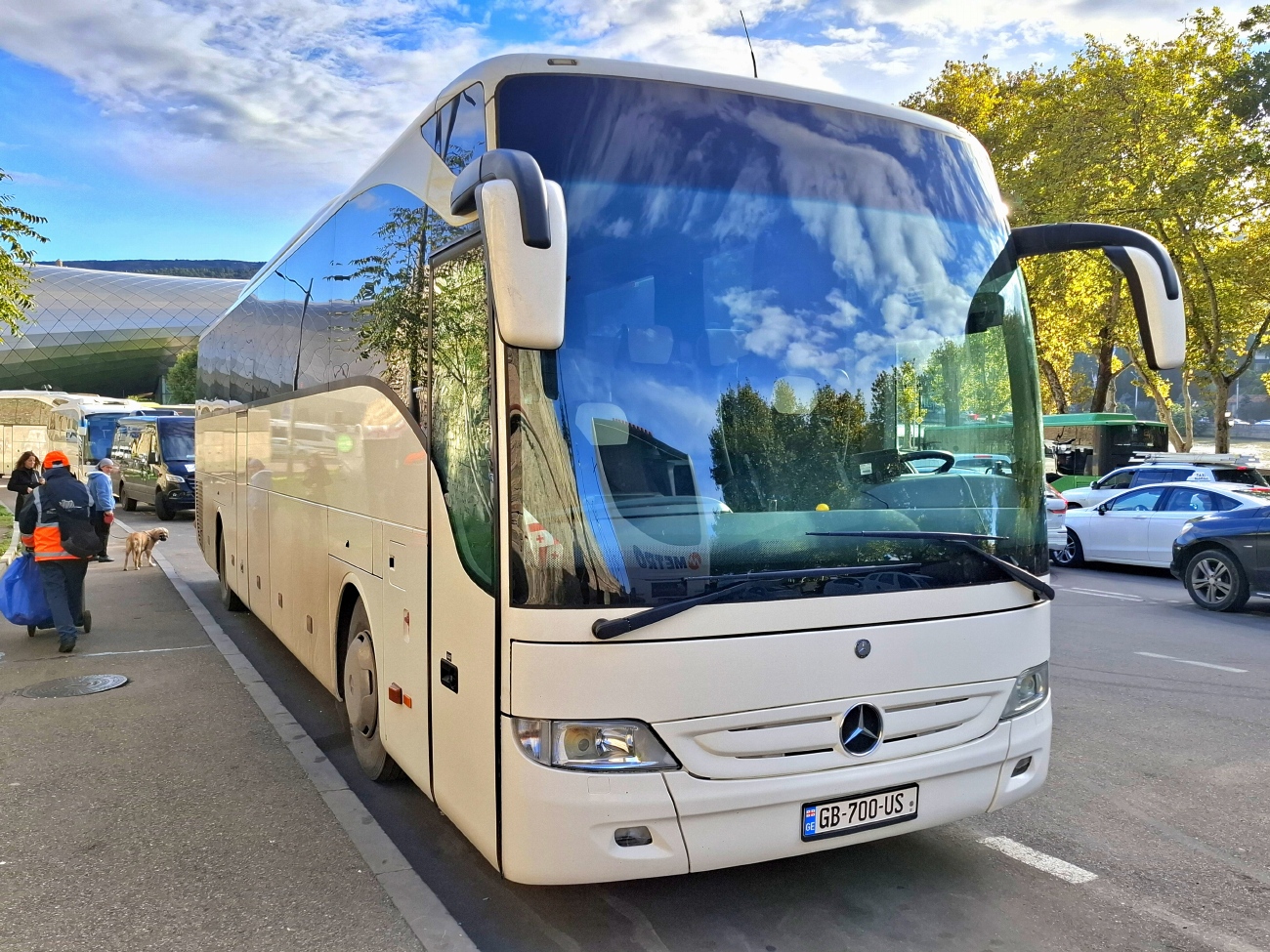 Gruzie, Mercedes-Benz Tourismo II (all) č. GB-700-US