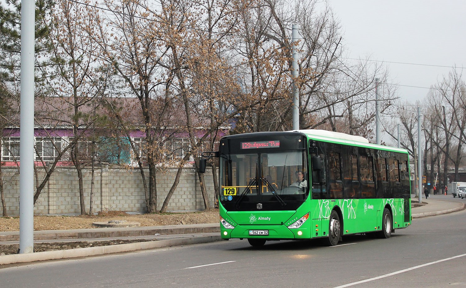 Алматы, Zhong Tong LCK6105HG № 562 EW 02