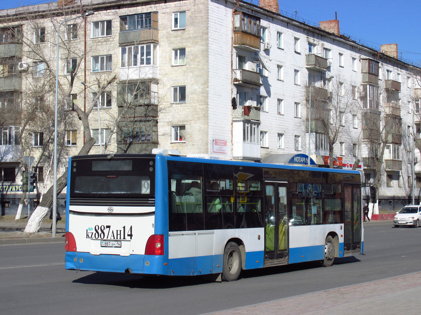 Pavlodar province, Huang Hai DD6129S15 Nr. 887 AH 14