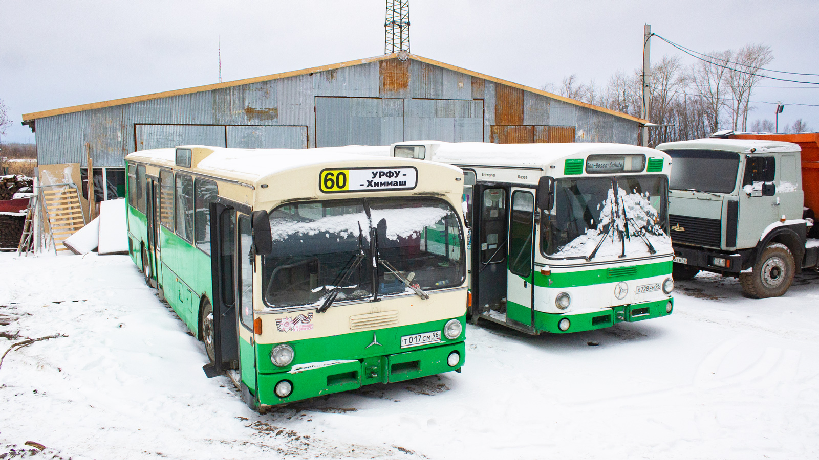 Свердловская область, Mercedes-Benz O305 № Т 017 СМ 96