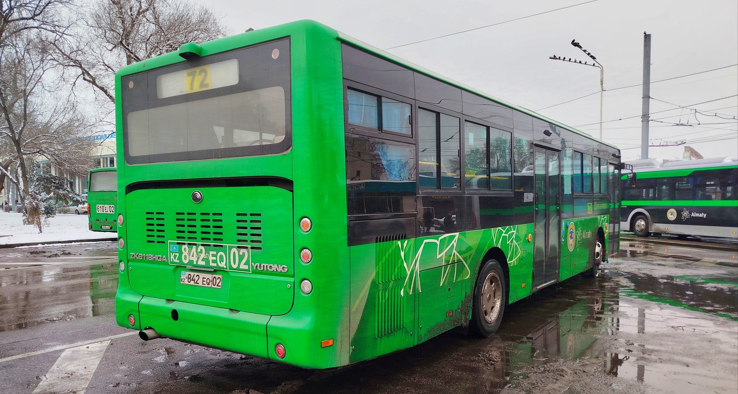 Almaty, Yutong ZK6118HGA (QazTehna) č. 842 EQ 02