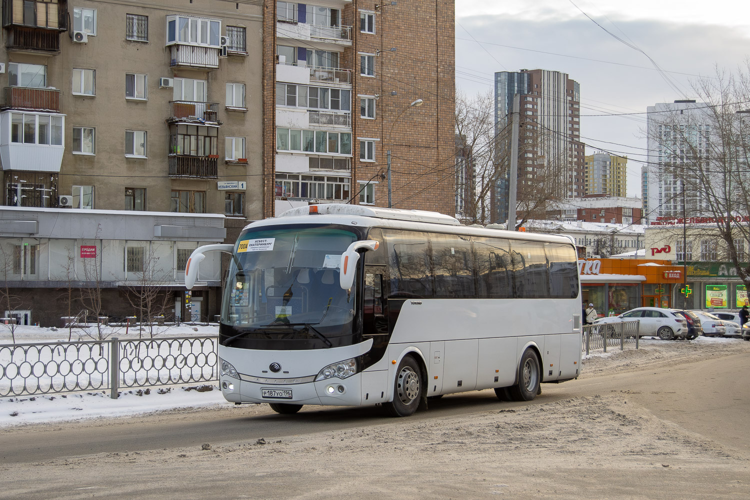 Свердловская область, Yutong ZK6938HB9 № Р 187 УО 196