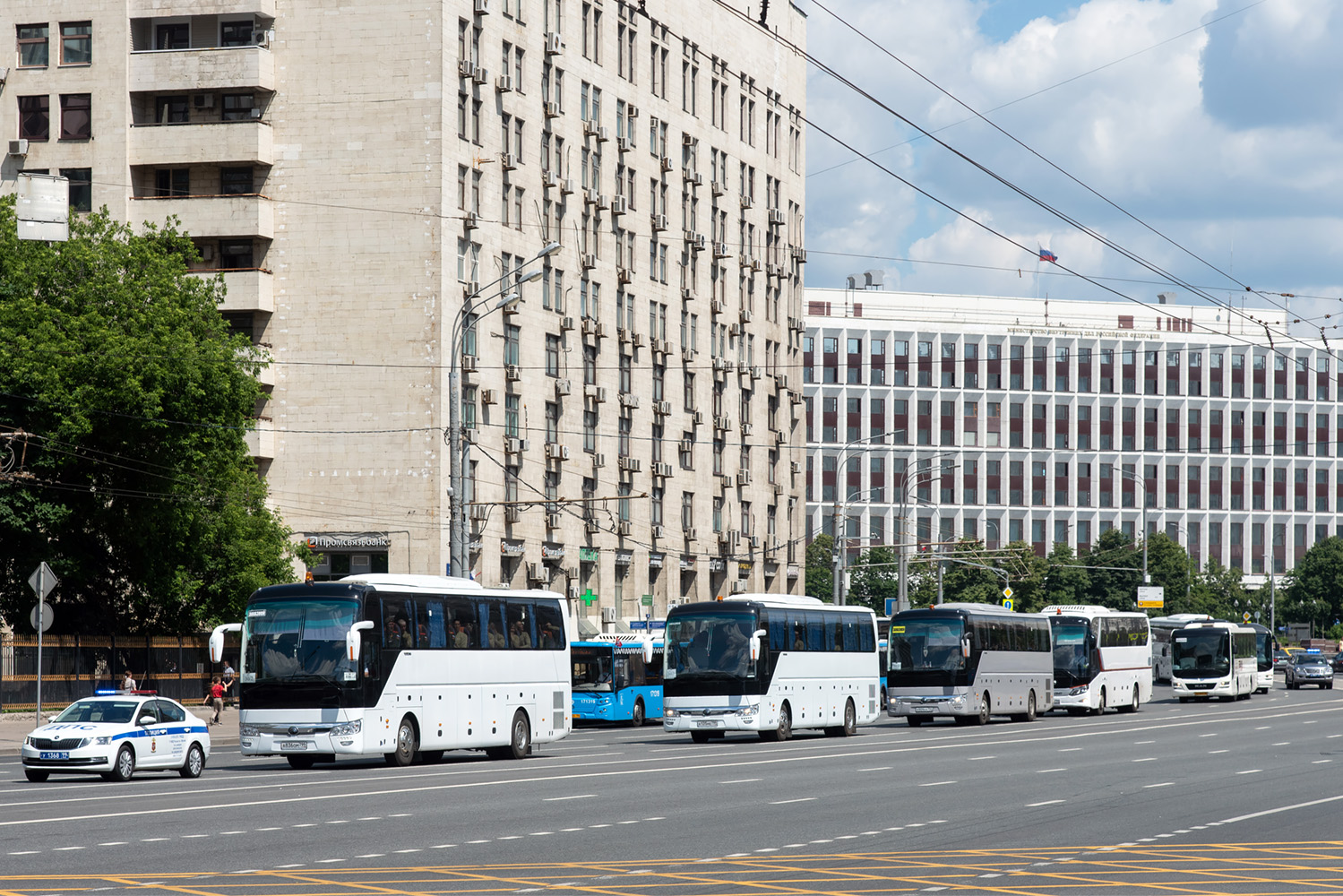 Moskau, Yutong ZK6122H9 Nr. А 836 ОМ 799