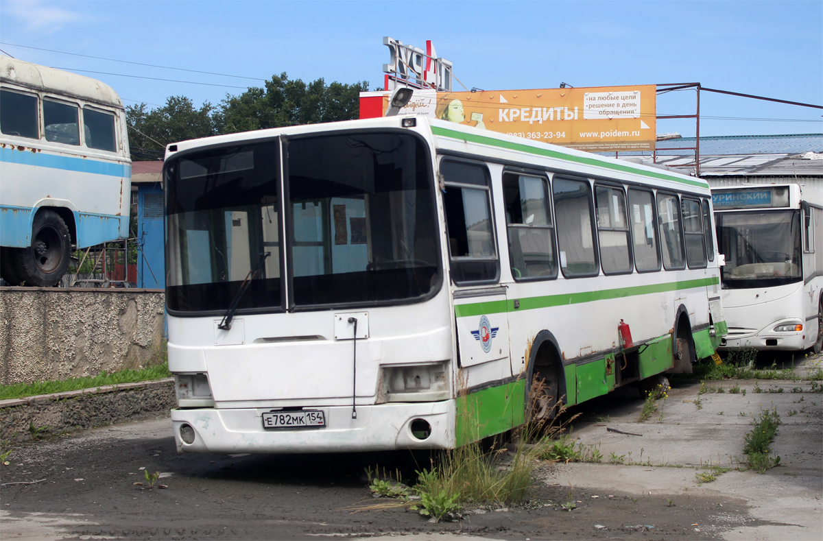 Новосибирская область, ЛиАЗ-5256.35 № Е 782 МК 154