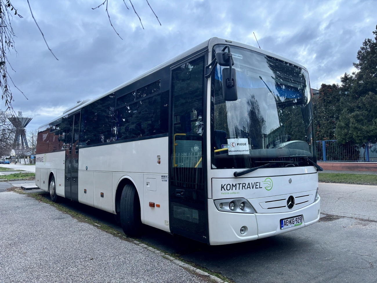 Венгрия, Mercedes-Benz Intouro II E № AE KG-929