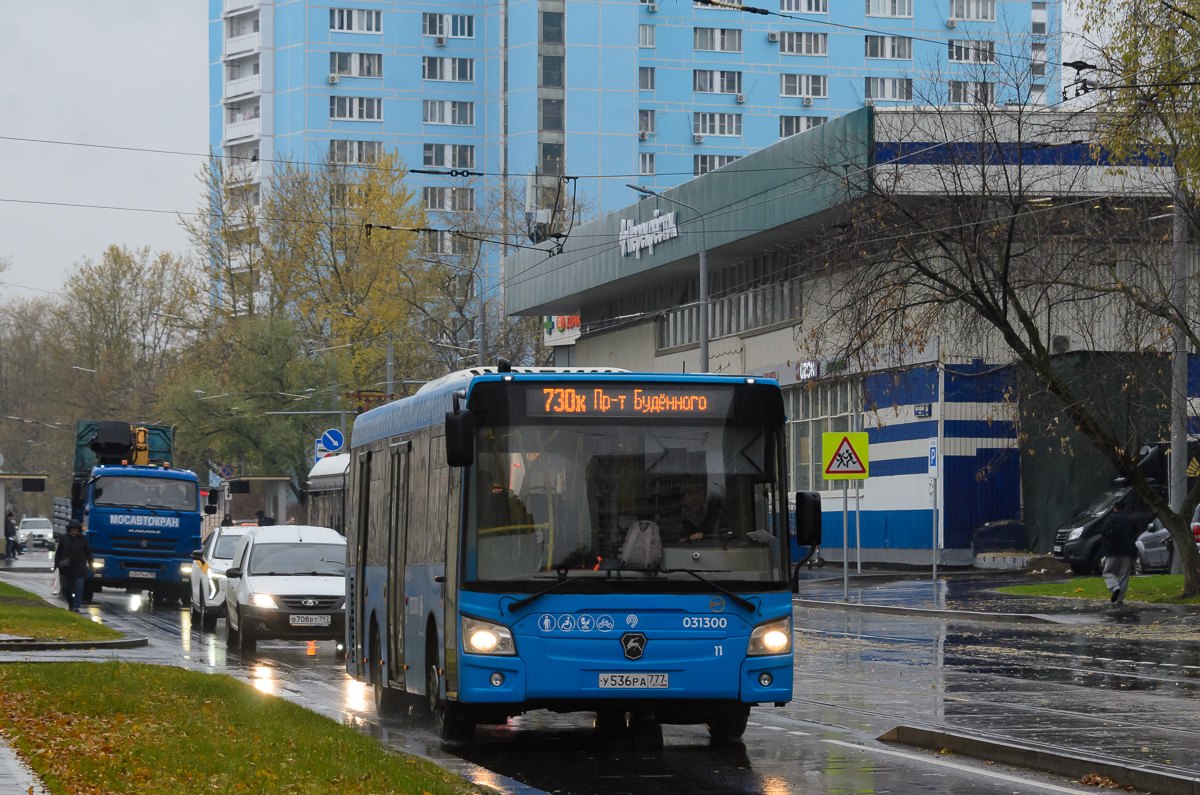 Moskau, LiAZ-4292.60 (1-2-1) Nr. 031300