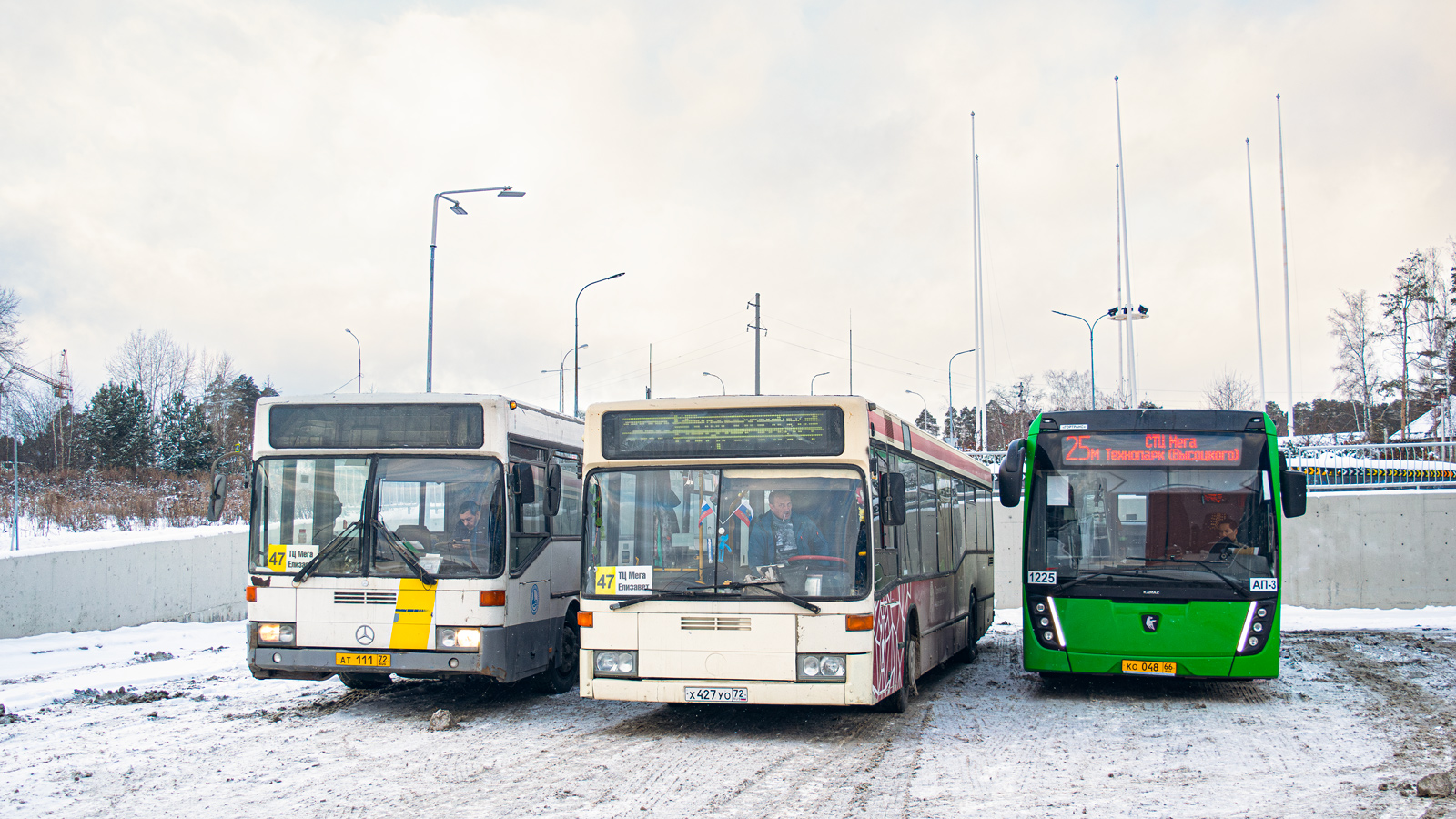 Свердловская область, Mercedes-Benz O405N2 (SAM) № Х 427 УО 72; Свердловская область, НефАЗ-5299-40-57 (CNG) № 1225