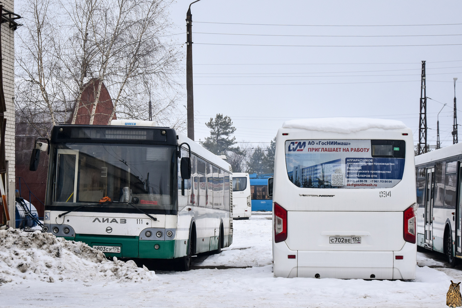 Нижегородская область, ЛиАЗ-5292.60 № 111; Нижегородская область, ПАЗ-320435-04 "Vector Next" № 094