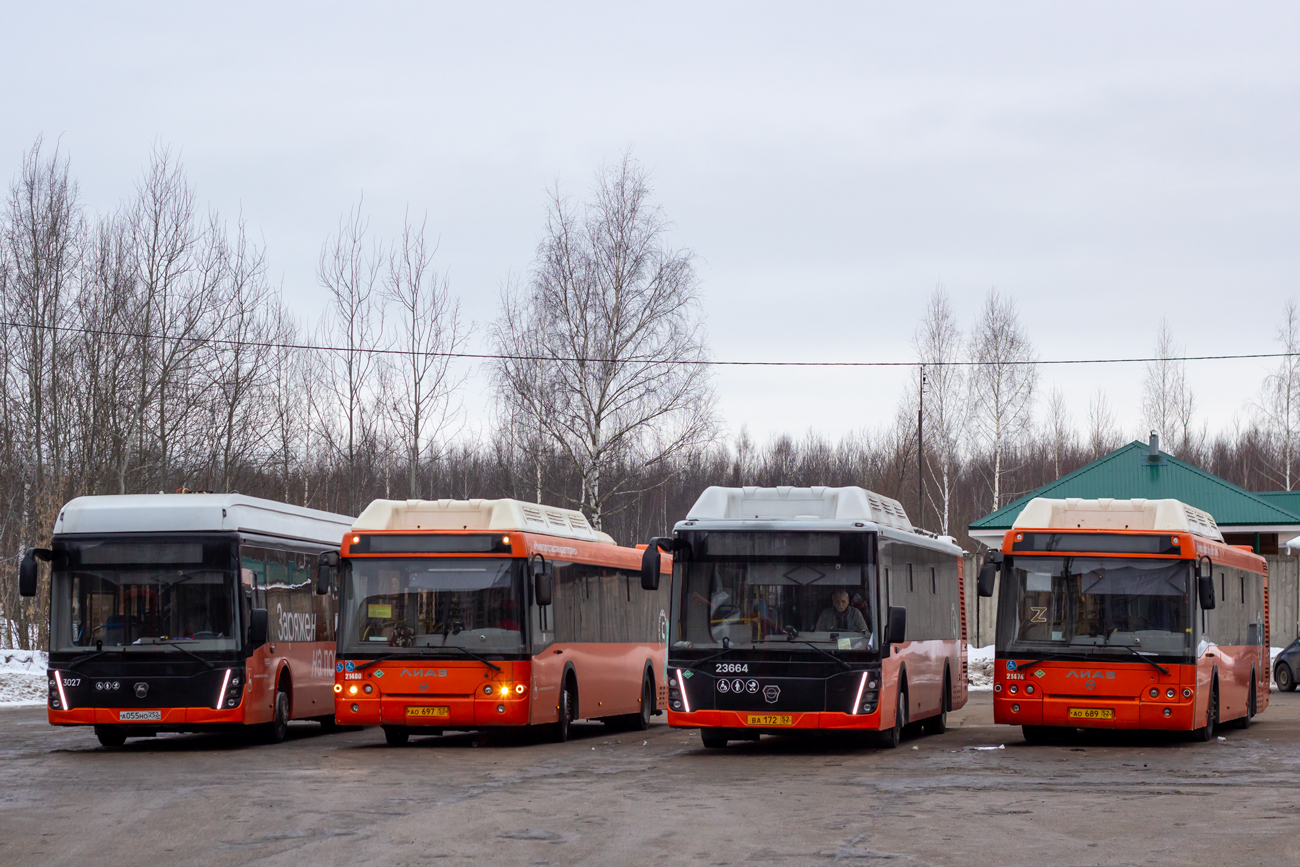 Нижегородская область, ЛиАЗ-5292.67 (CNG) № 23664; Нижегородская область, ЛиАЗ-5292.67 (CNG) № 21475; Нижегородская область — Автовокзалы, автостанции, конечные остановки и станции