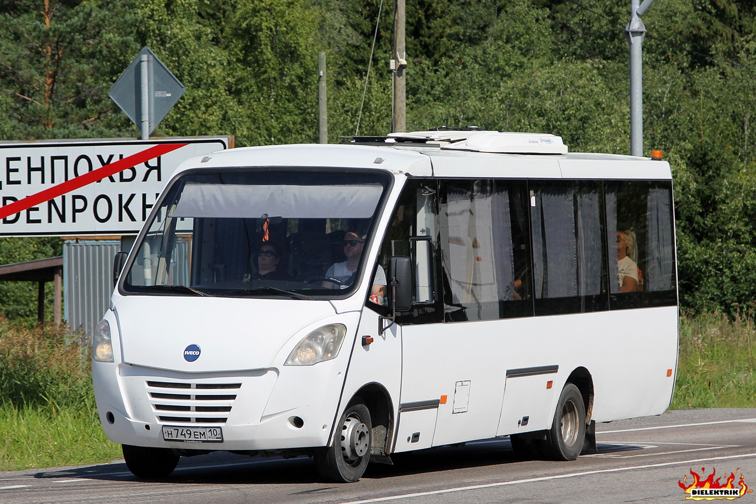 Karelia, Neman-420224-11 č. Н 749 ЕМ 10