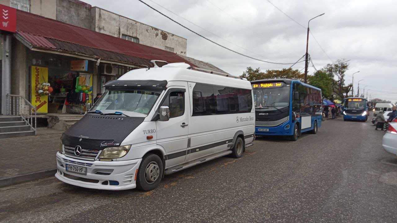 Грузия, Mercedes-Benz Sprinter W904 413CDI № FH-760-HF; Грузия — Конечные остановки, вокзалы и станции